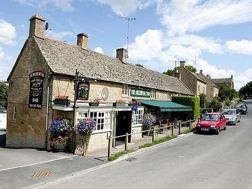 The Hollow Bottom Guiting Power Exterior photo